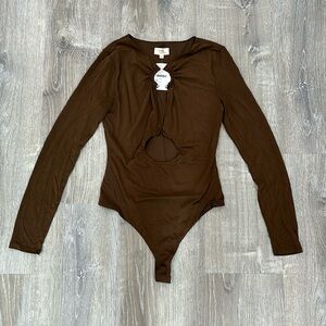 🚨FLAW NO TIE IN FRONT & MARK ON BACK🚨 Camila Coelho  Revole Size Small